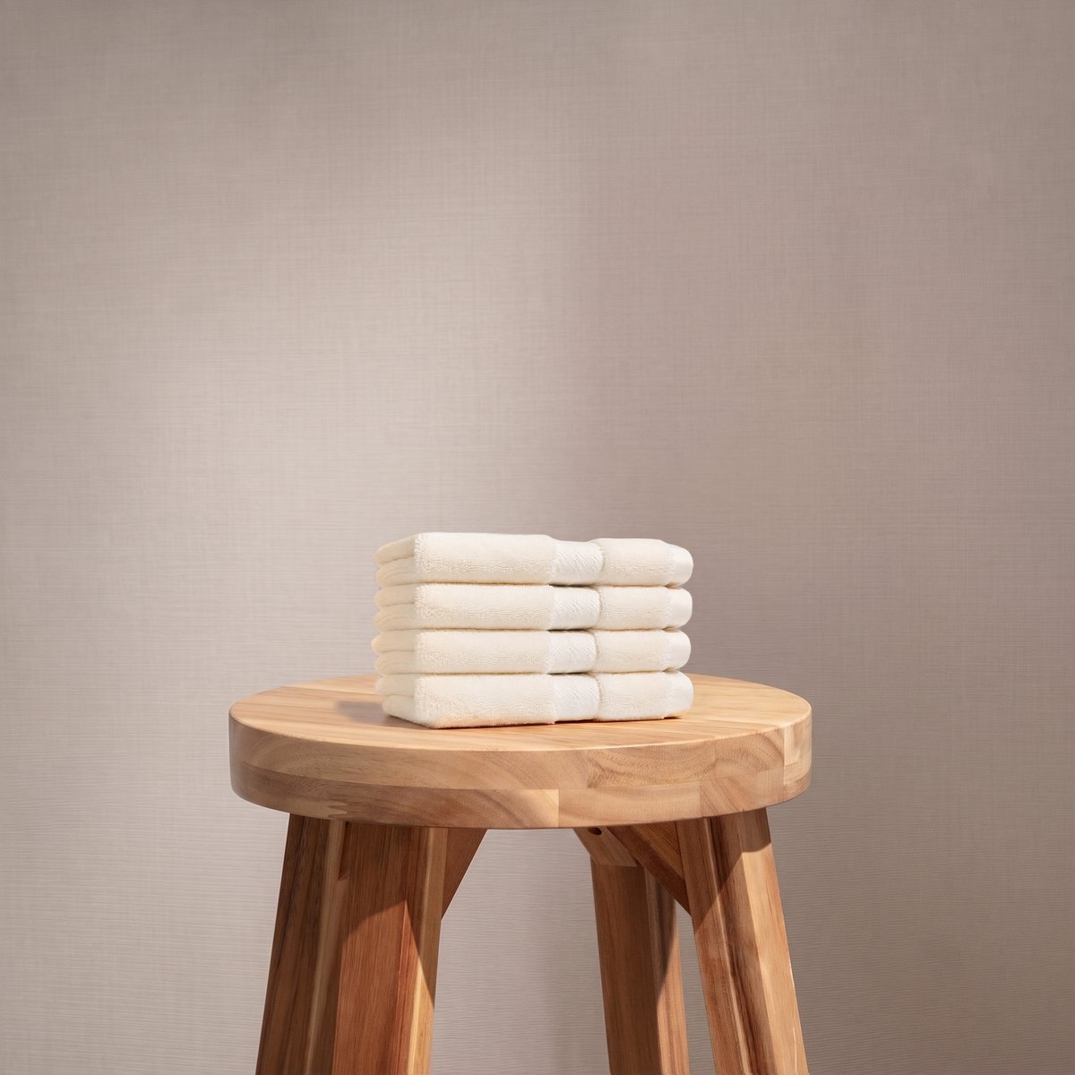 100% Organic Cotton 700 GSM- 4 Face Towels